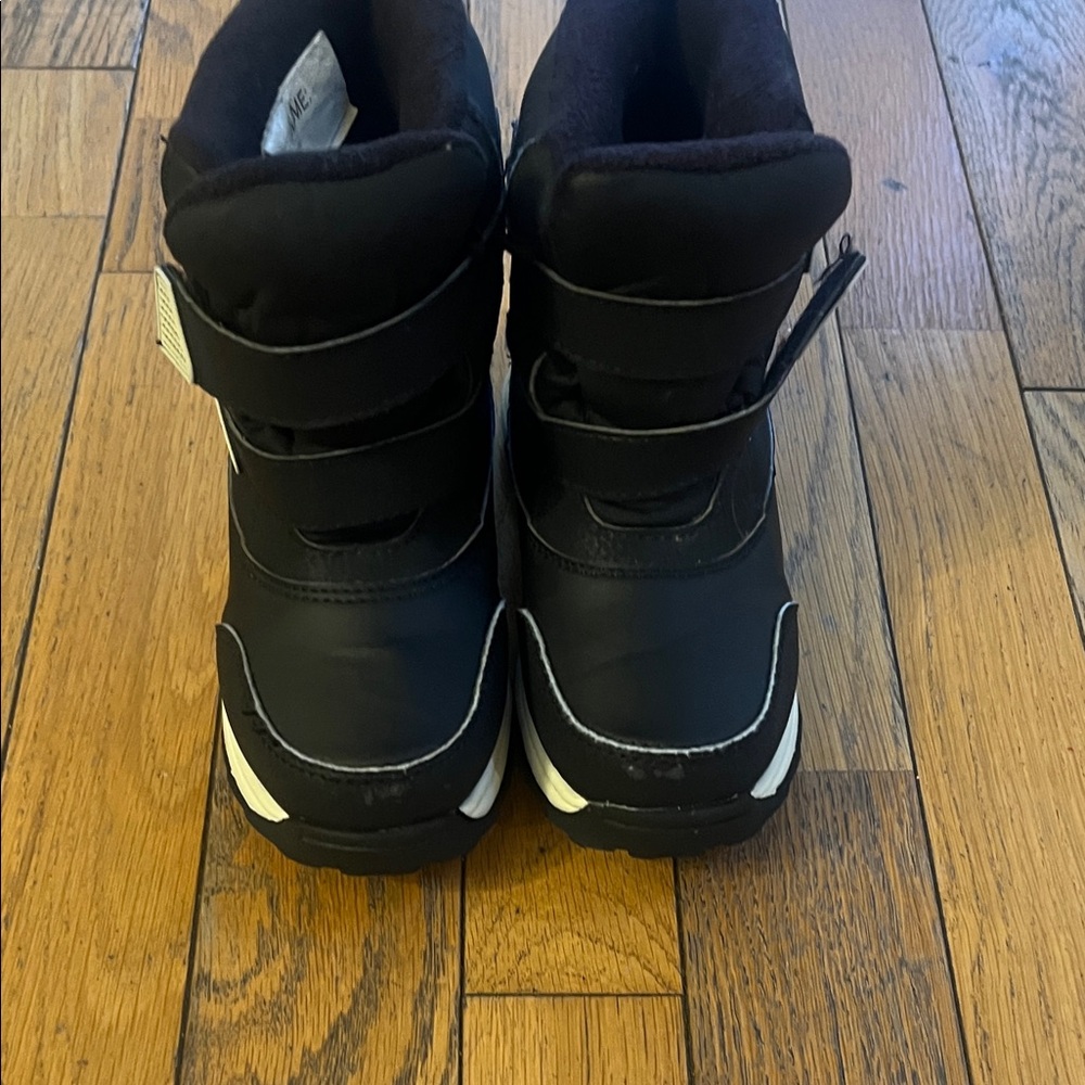 Wonder Nation Black and White Kids Snow Boots